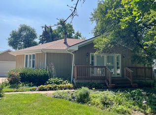 464 S Madison St, Oswego, IL 60543