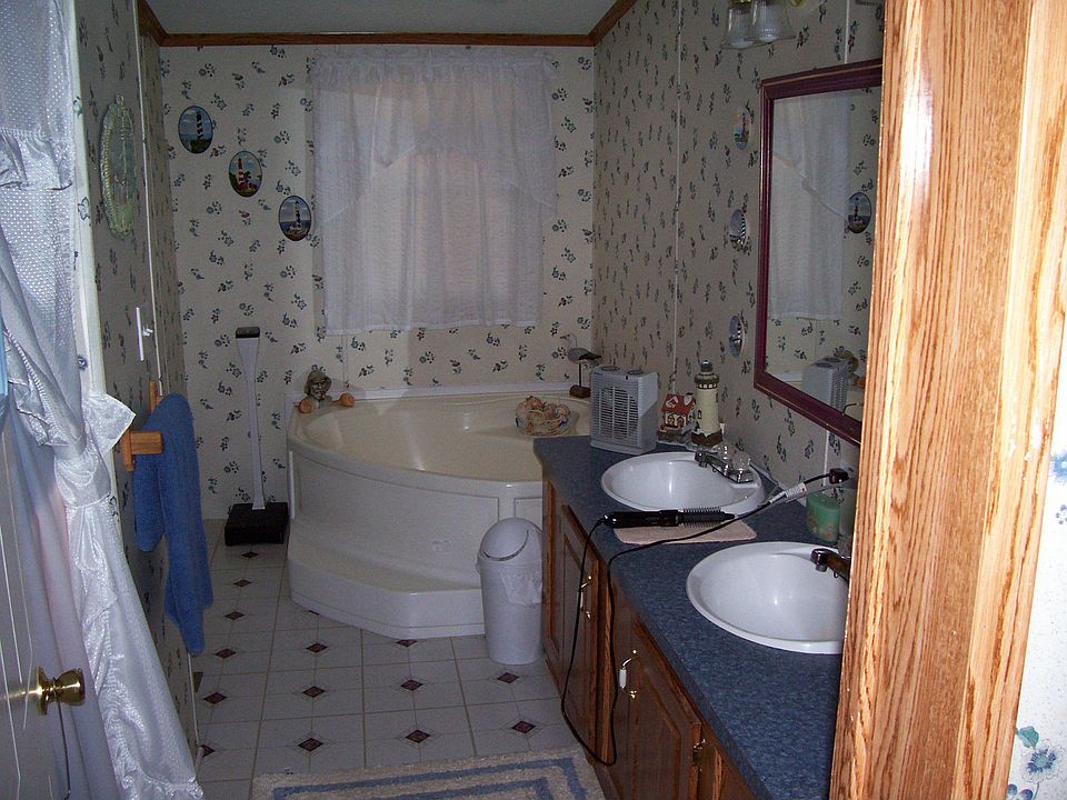 Larage Master Bath