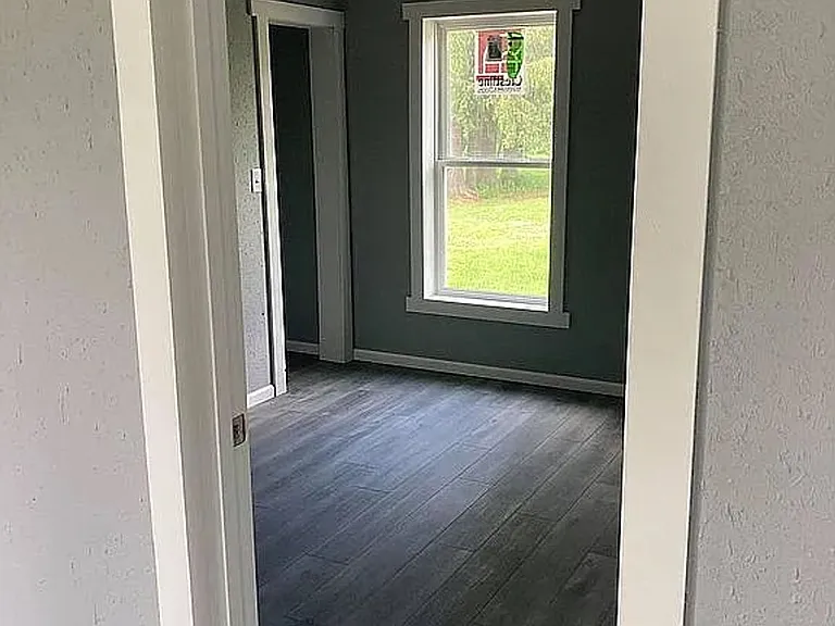 504 Freiburger Ave — Photo 17