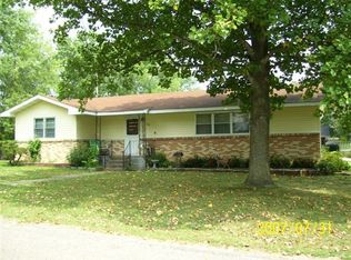 702 W 3rd St, Mountain View, MO 65548