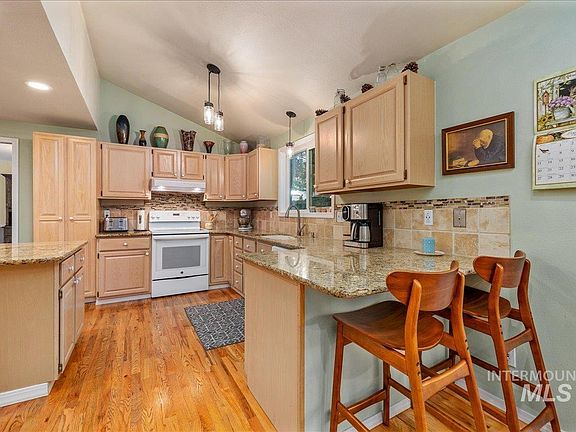3rd image of 2887 S Snowflake Dr