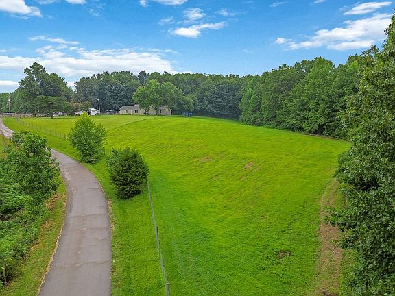 3rd image of 547 Trace Fork Rd