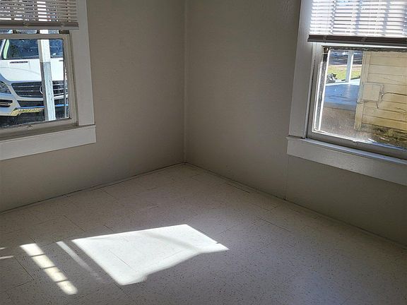 4th image of 1111 N S St