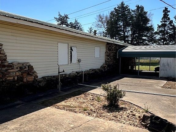 3rd image of 619 Ellsworth Rd