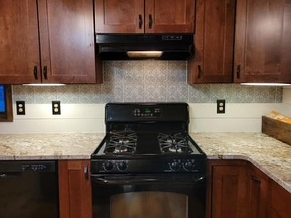 3rd image of 6670 N Eberhart Ave