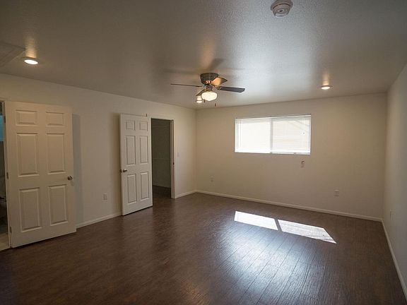 4th image of 321 N Citrus Ave