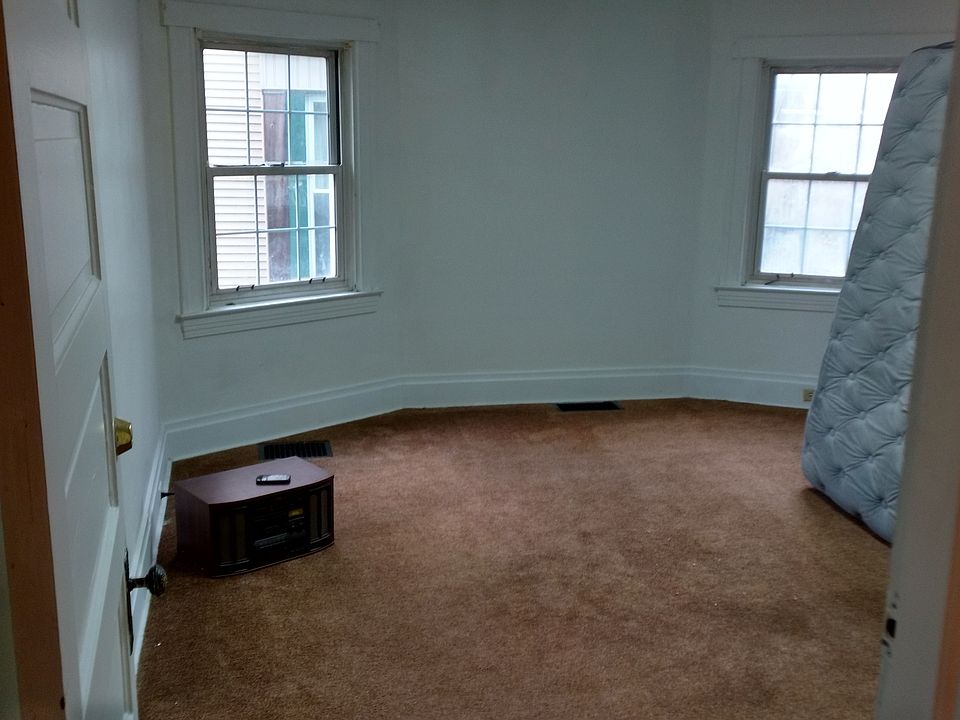 2nd image of 209 Harrison Ave #1