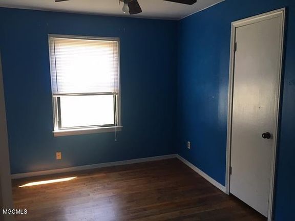 5th image of 4613 Carolyn Dr