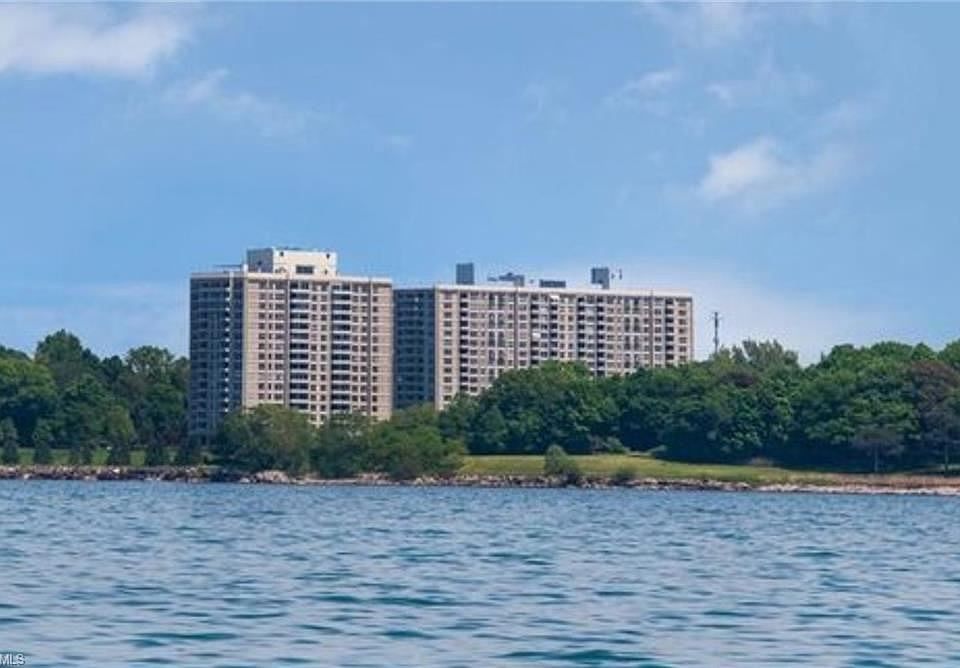 1st image of 2 Bratenahl Pl APT 11