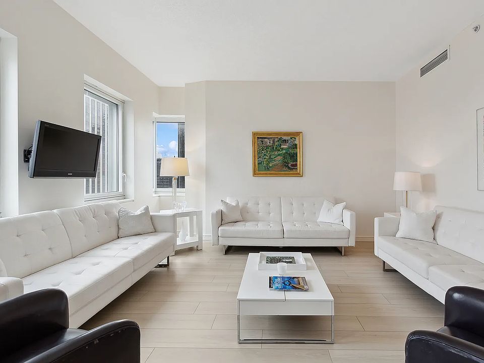 1st image of 70 W 45th St Penthouse 2
