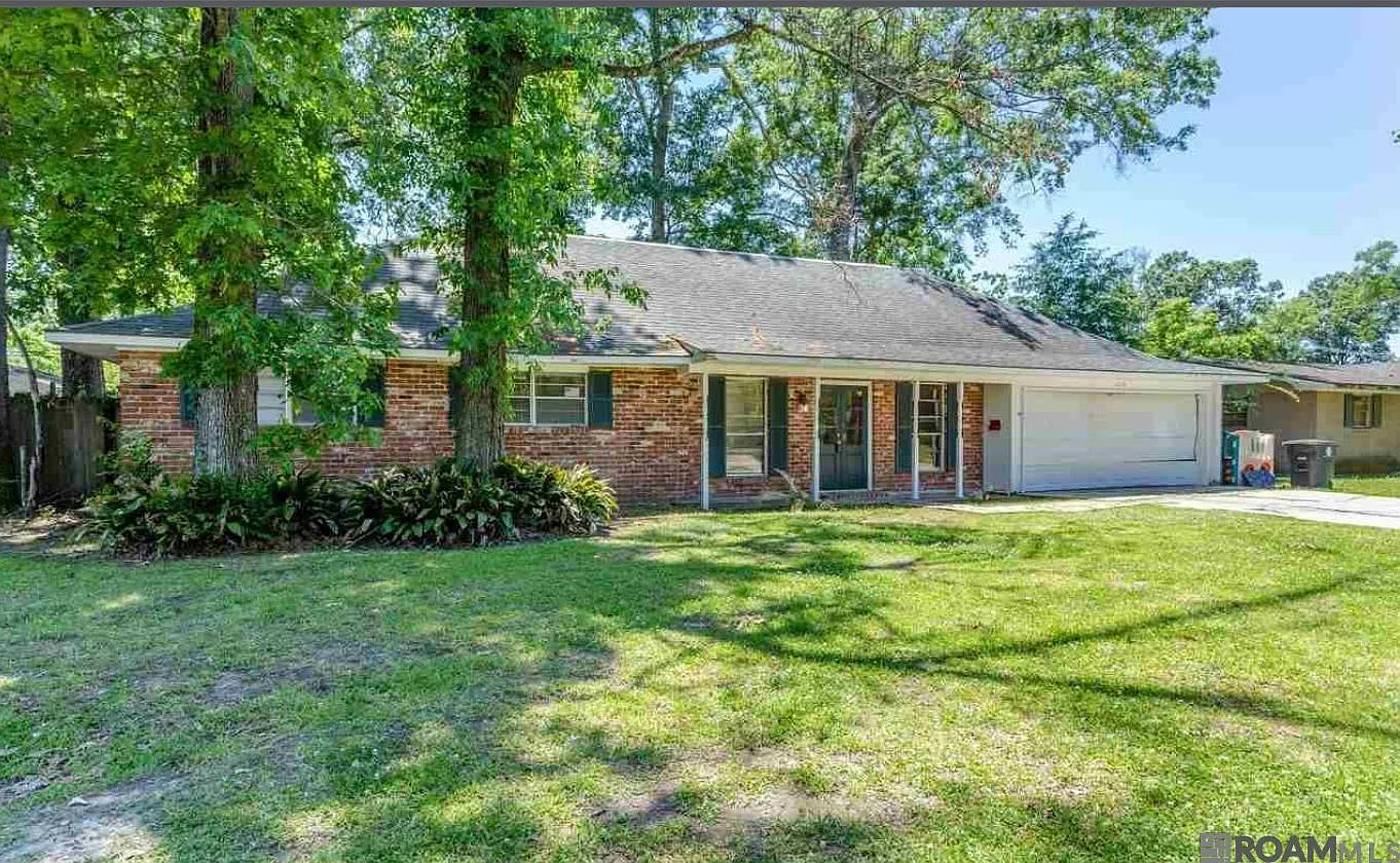 5 bed, 2230 sqft, $2,250 — Photo 1