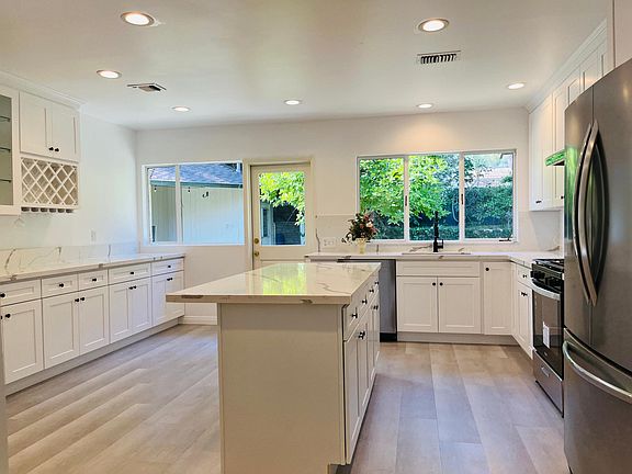 5th image of 1169 W Leadora Ave