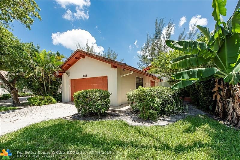 1st image of 5604 Hammock Ln #137