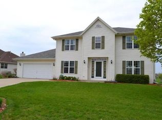 514 Fairview Cir, Waterford, WI 53185