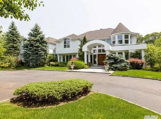 14 Winchester Dr, Glen Head, NY 11545