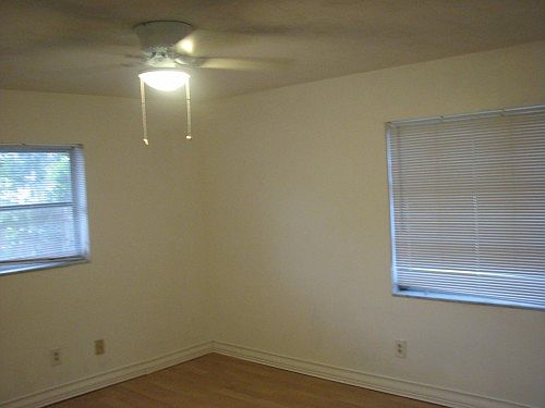 4th image of 1305 Deltona Blvd