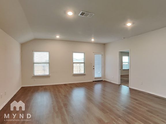 4th image of 4101 Black Canyon Dr