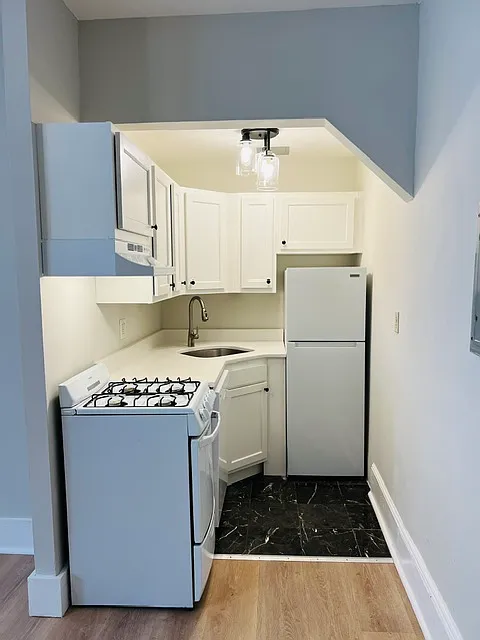 38 Hemenway St #28