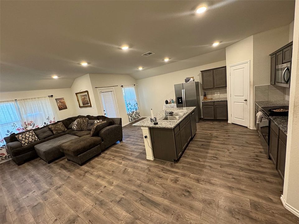 1st image of 2516 Whitaker Dr