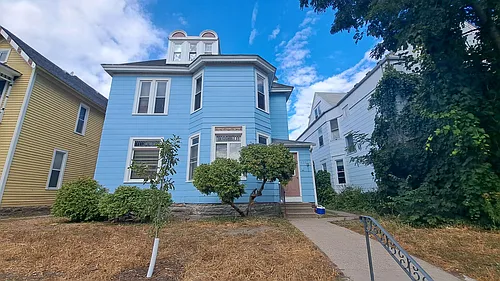 620 E 16th St Photo 1