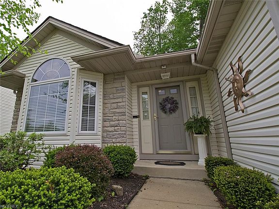 3rd image of 4514 Stone Creek Dr