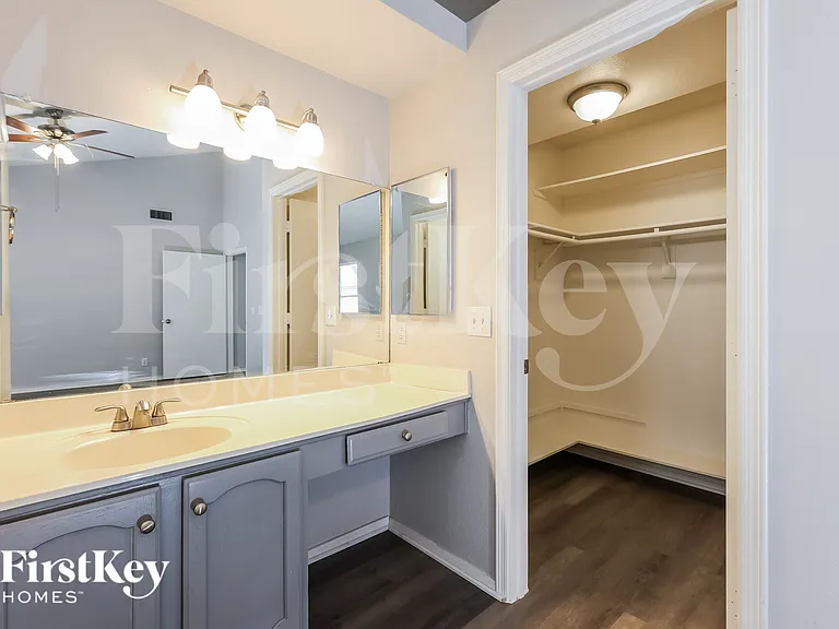 5039 W Chicago Cir S — Photo 11