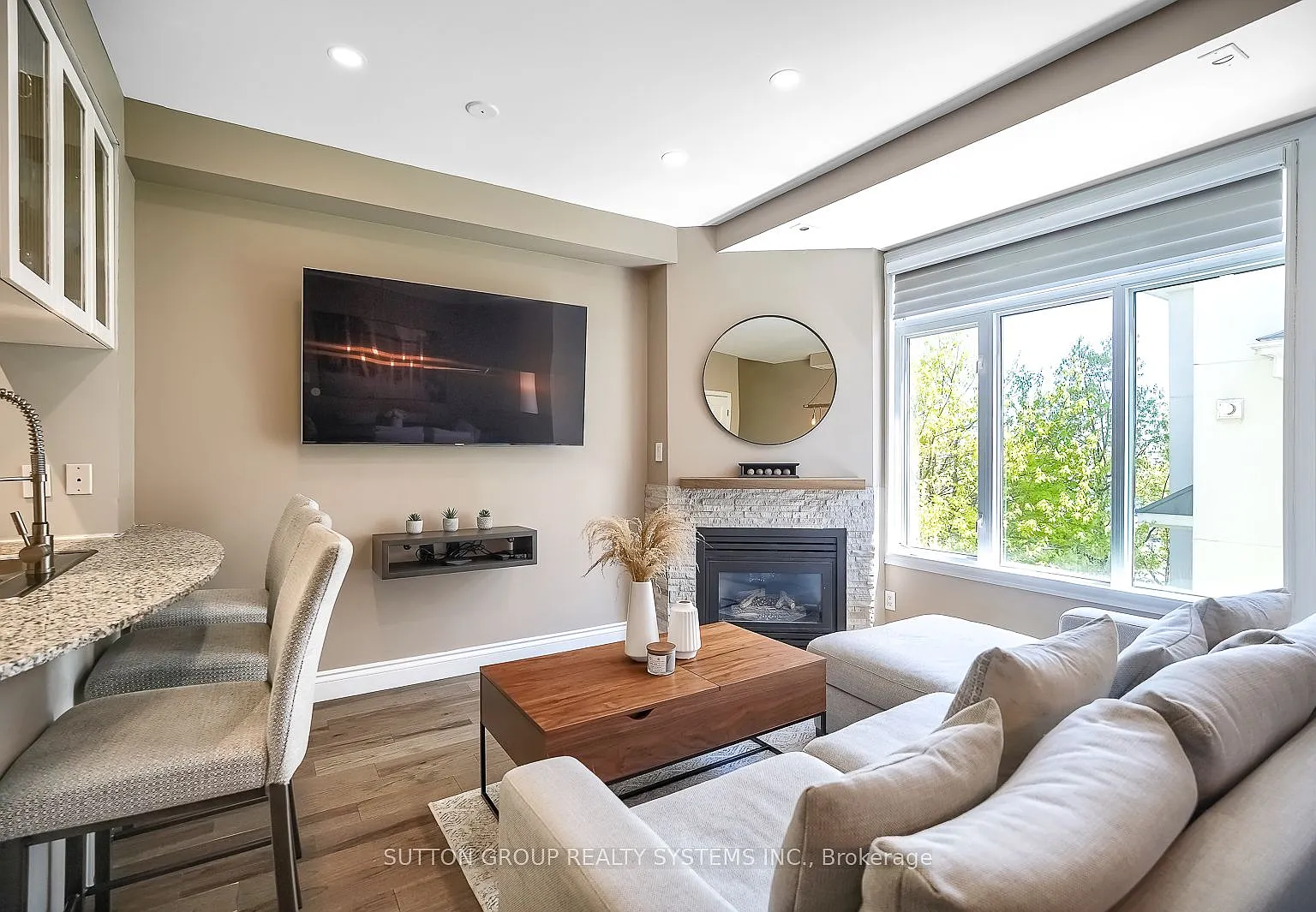 3 bed, $4,250 — Photo 2