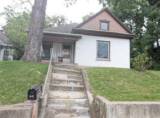 610 S 4th St, Atchison, KS 66002