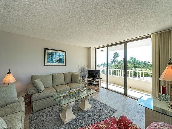 2nd image of 320 Seaview Ct APT 203
