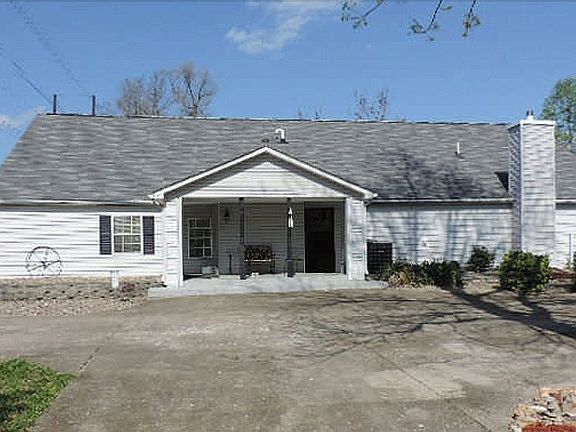 2nd image of 149 Thompson Ln S