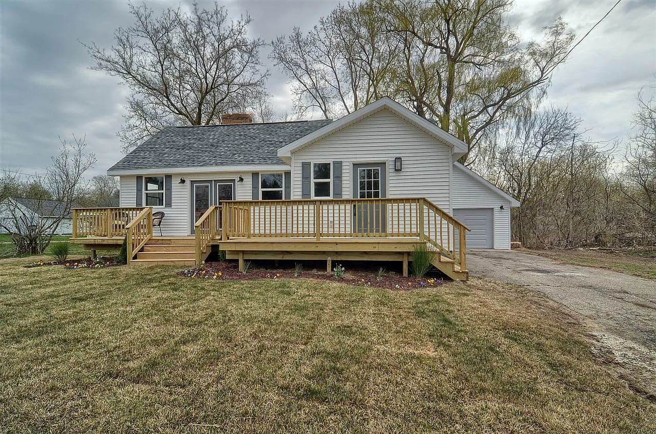 2056 N Irish Rd photo 1