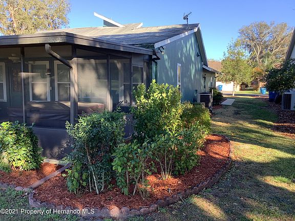 3rd image of 34326 Whispering Oaks Blvd