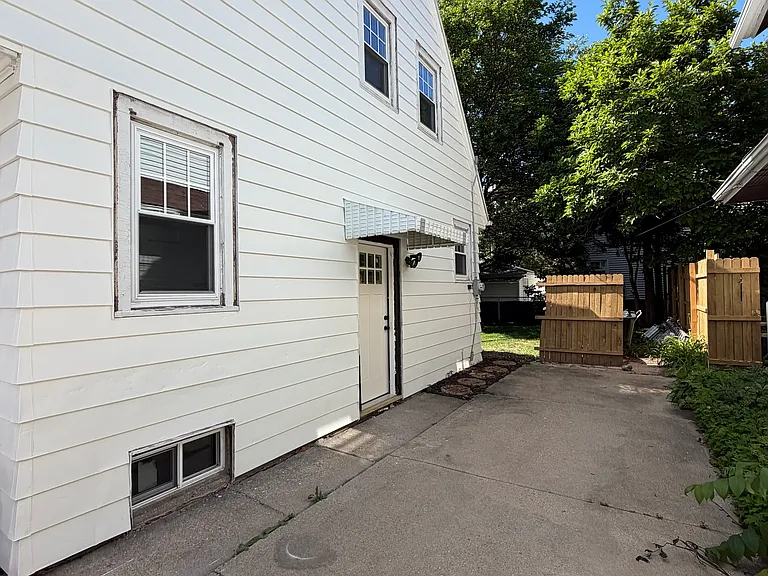 8308 Gridley Ave — Photo 3