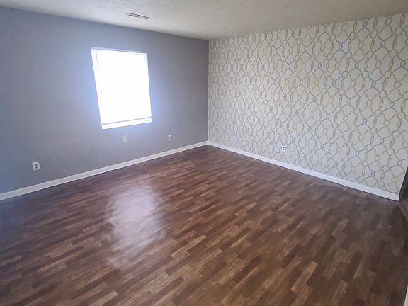2nd image of 107 Southview Dr APT 1
