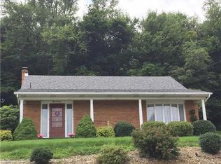 307 Bryant St, Vandergrift, PA 15690