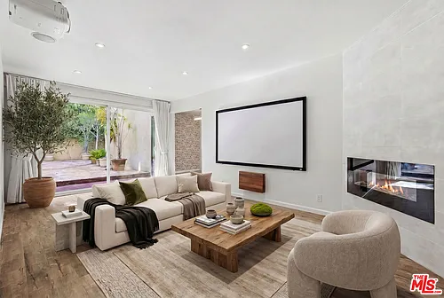 1557 S Beverly Glen Blvd #108 Photo 1