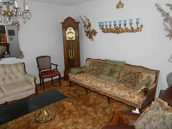 3rd image of 3272 Santa Barbara Ct