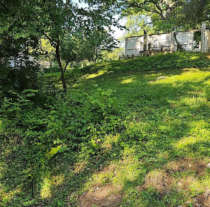 1st image of 3 Creston Dr