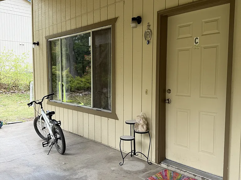 814 Carmen Dr #C — Photo 17