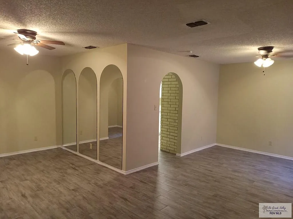 Building Photo - 2821 Lotus Dr