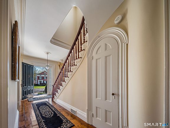 5th image of 200 Whitfield Street