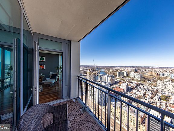 5th image of 2101 Market St Unit 3708