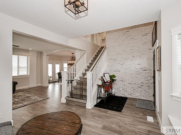 5th image of 4722 Thunder Dr