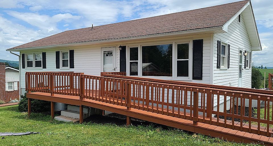 1st image of 144 Sutherland Dr