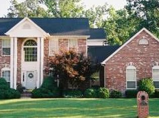 758 Bothwell Dr, Weldon Spring, MO 63304