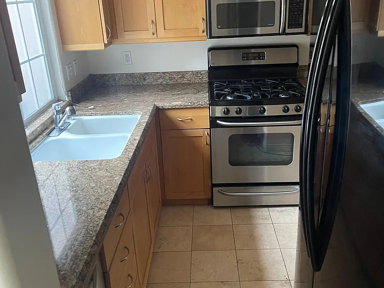 3953 Riviera Dr — Photo 7