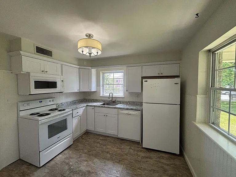 22 Macungie Ave — Photo 8