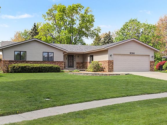 2nd image of 2126 Buchanan Dr