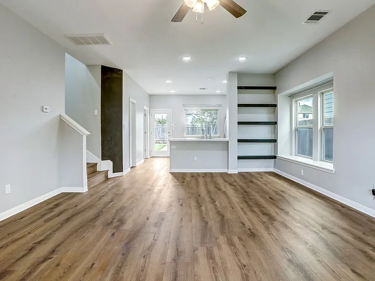 4616 Esper Ln #338 — Photo 4