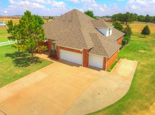 13017 SW 9th St, Yukon, OK 73099